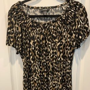 Short sleeve blousy top